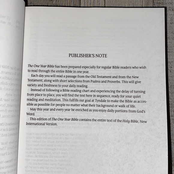 One Year Bible NIV  FREE WITH PURCHASE - Picture 4 of 11